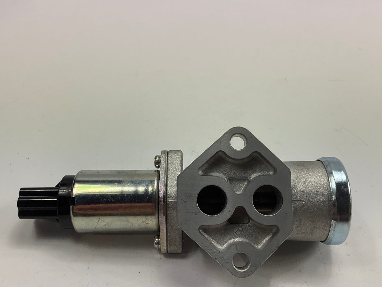 NEW - OUT OF BOX - OEM FORD 87TF-9F715-CB Idle Air Control Valve IAC