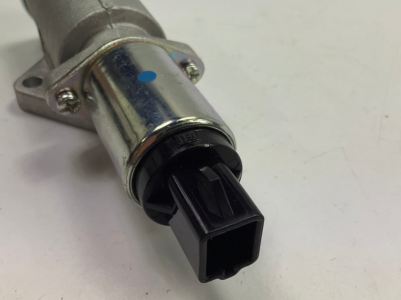 NEW - OUT OF BOX - OEM FORD 87TF-9F715-CB Idle Air Control Valve IAC