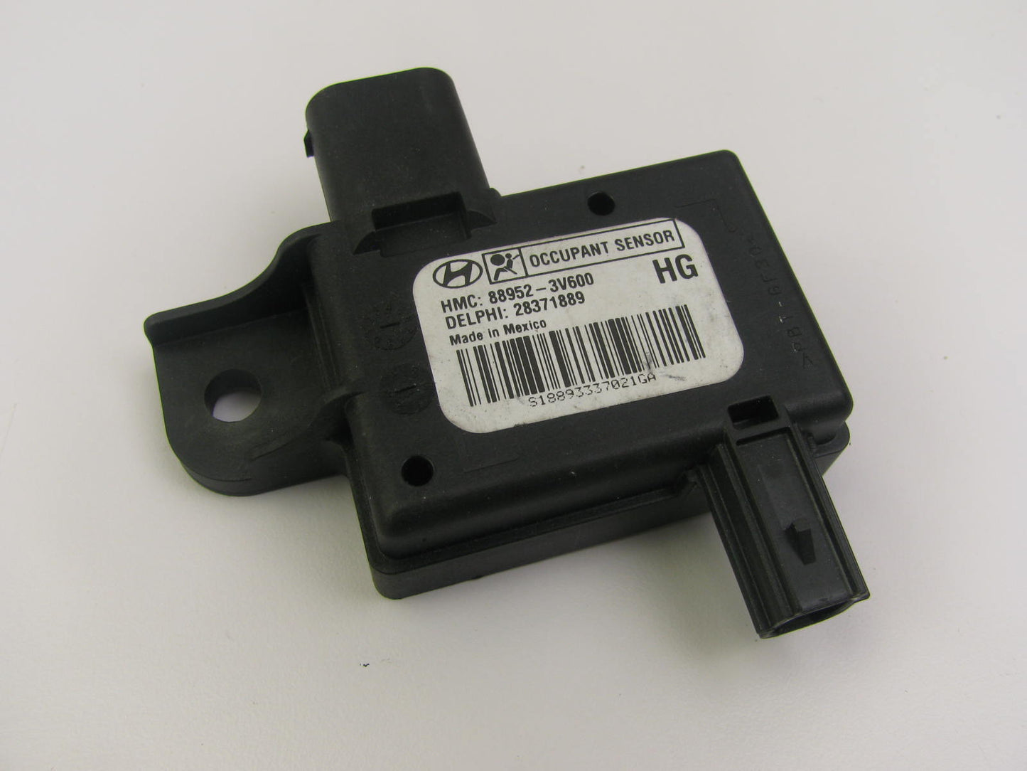 NEW - OUT OF BOX - SRS Crash Sensor OEM For 2013 Hyundai Azera 889523V600