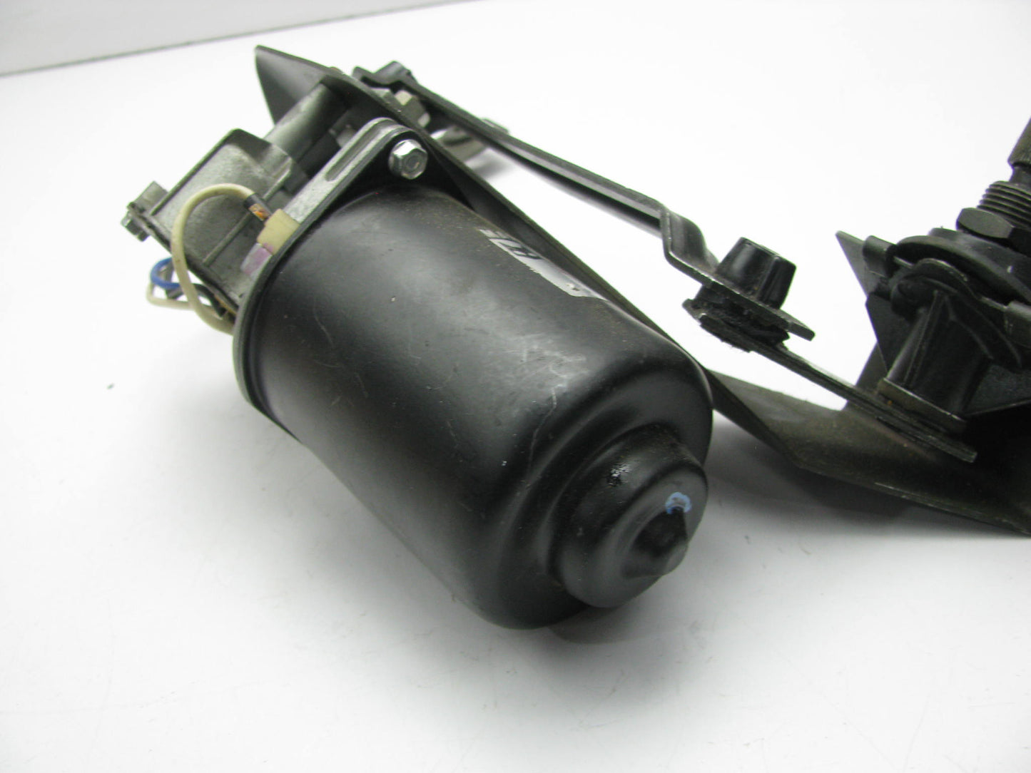 NEW UNBOXED OEM Ford REAR Back Glass Wiper Motor 1988-1990 Escort Hatchback