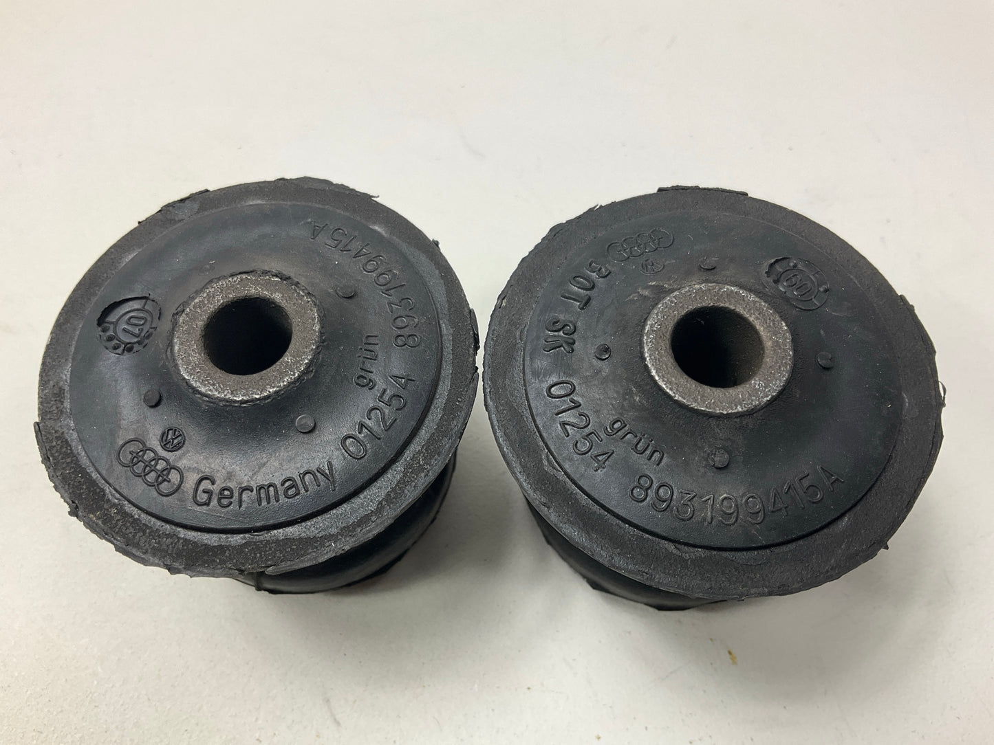(2) NEW - OUT OF BOX VW AUDI 893199415A Engine Motor Mount Insualtor - Front