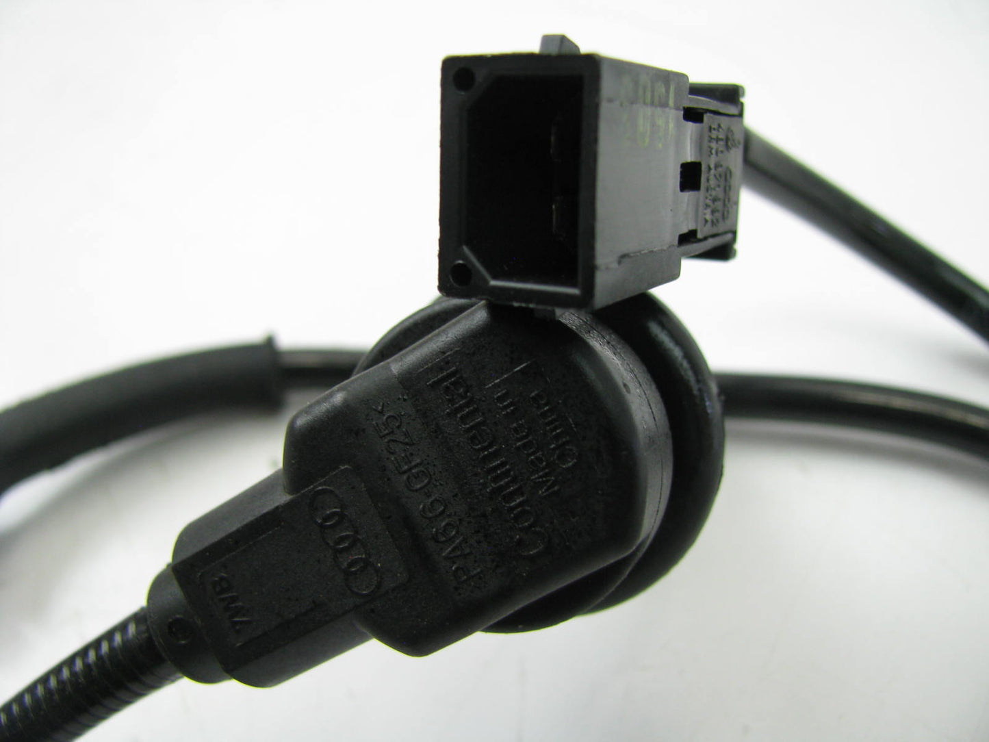 NEW UNBOXED OEM Audi 8A0927807C Rear ABS Wheel Speed Sensor
