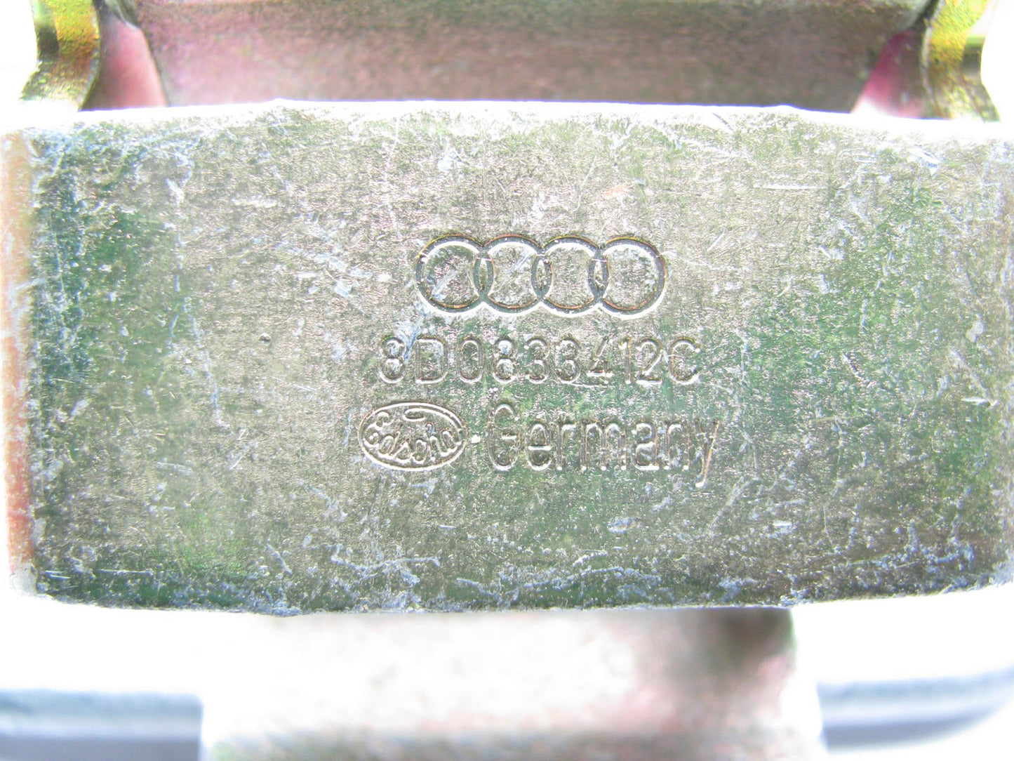 NEW - OUT OF BOX - Rear Right Side Lower Door Hinge OEM Audi 8D0833412C