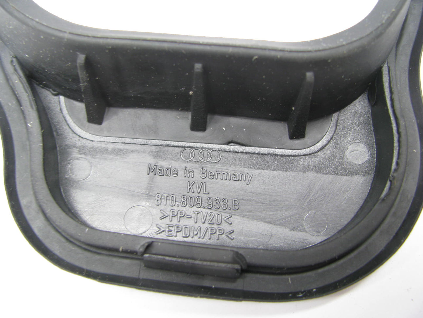NEW OUT OF BOX VW Audi 8T0809933B Fuel Tank Cap Retainer OEM For 13-15 Audi RS5