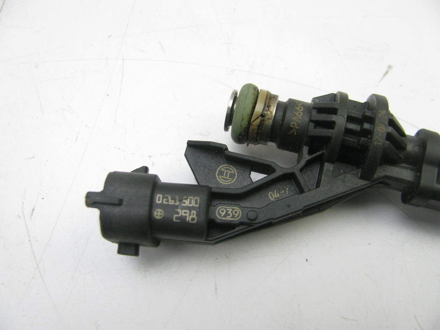 USED CORE - OEM 8W93-9F593-BC Fuel Injector