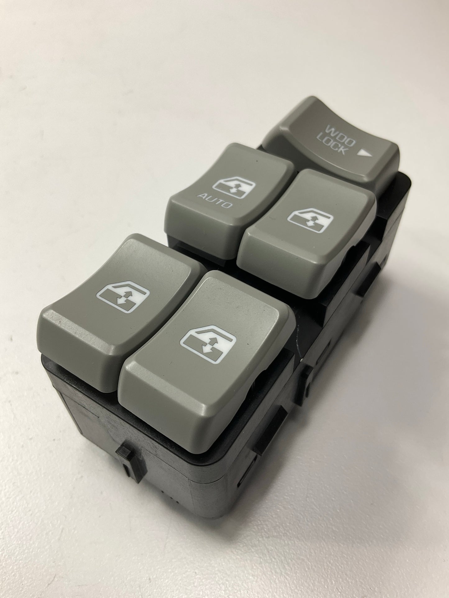 NEW UNBOXED DORMAN 901-094 Front Left Power Window Switch Gray 04-07 Rendezbous