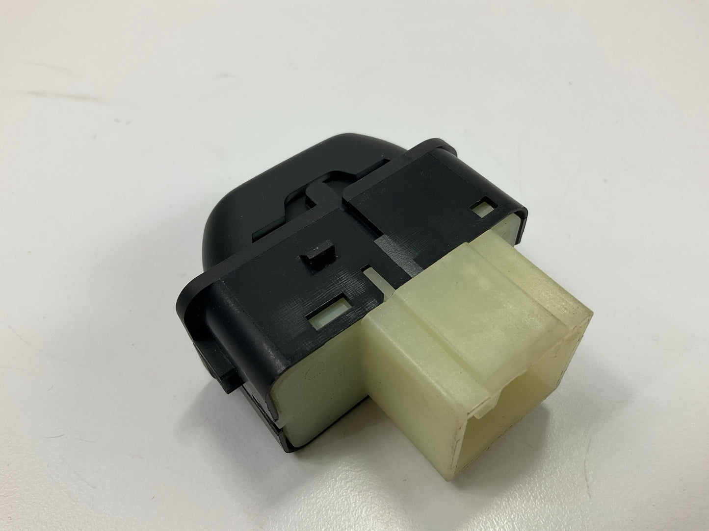 NEW - UNBOXED 901-327 Door Power Window Switch