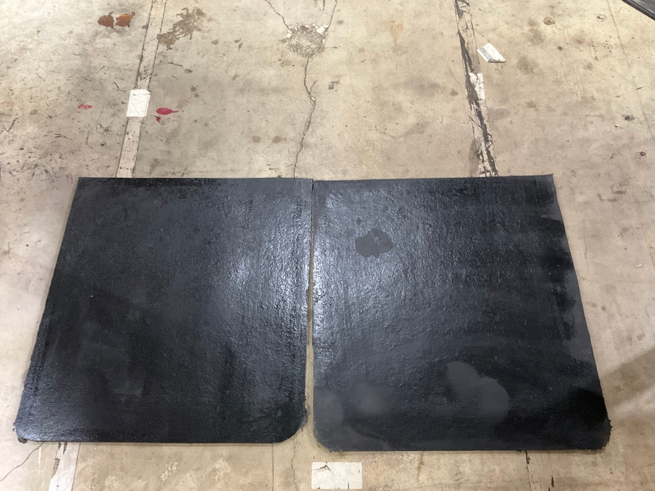 (2) New Unboxed Gates  90335 Splash Guards / Mud Flaps - 26''x24''