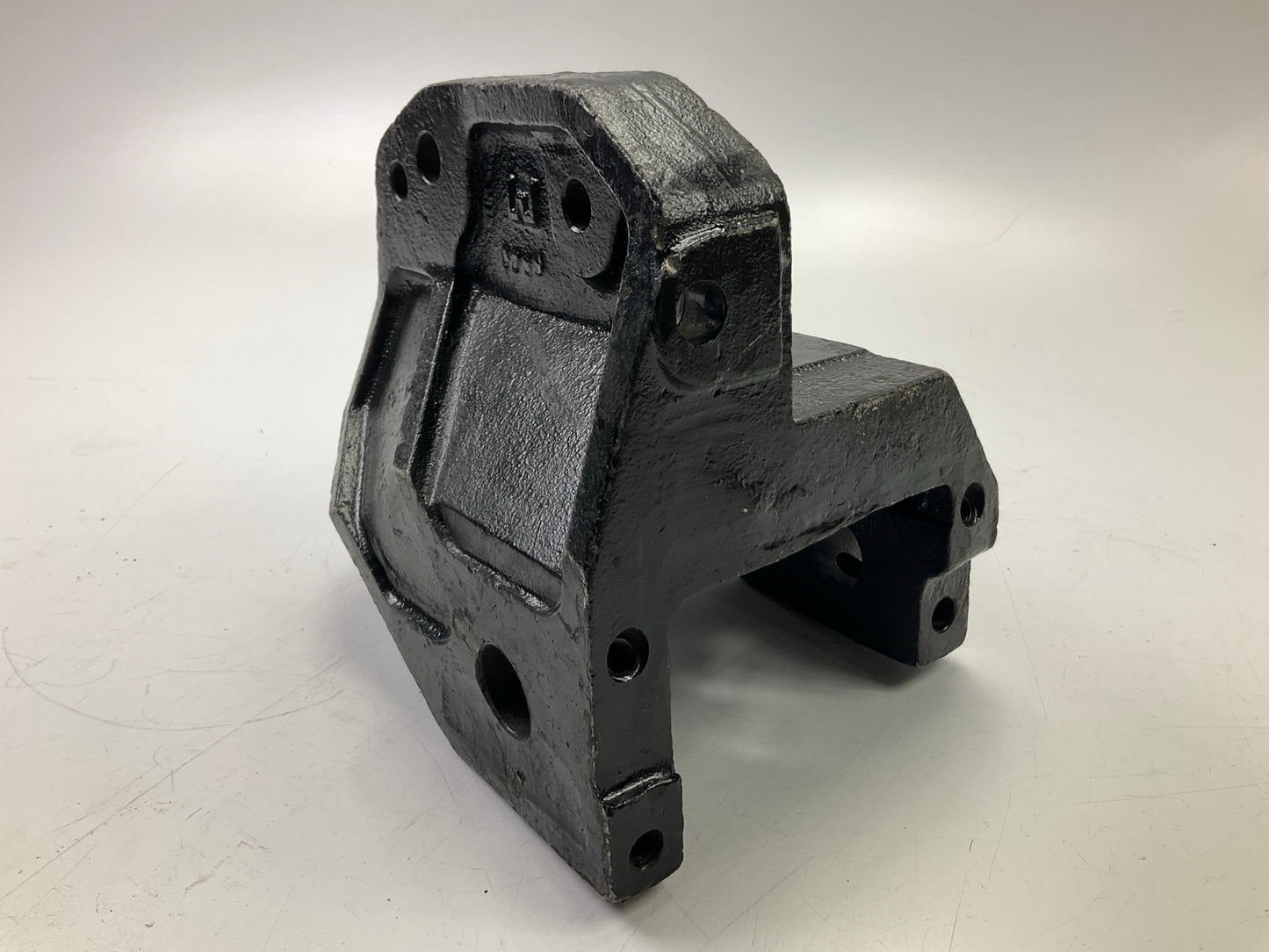 Western Star 9039855 Hanger For 1-1/8'' Spring Pin RH