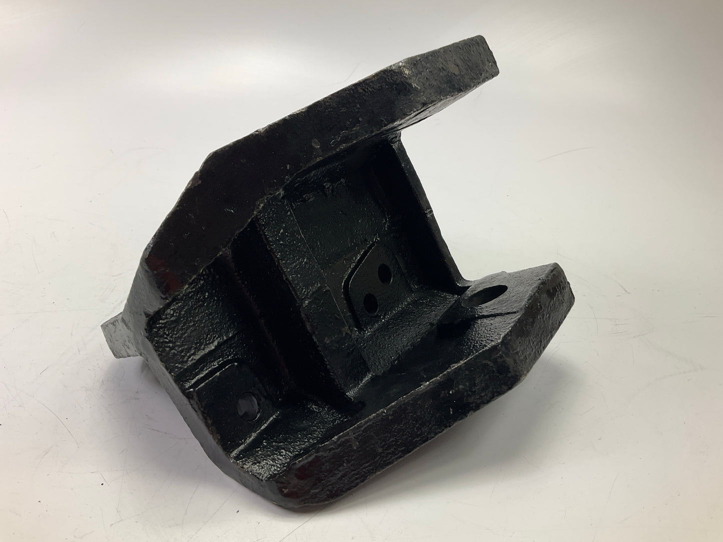 Western Star 9039855 Hanger For 1-1/8'' Spring Pin RH