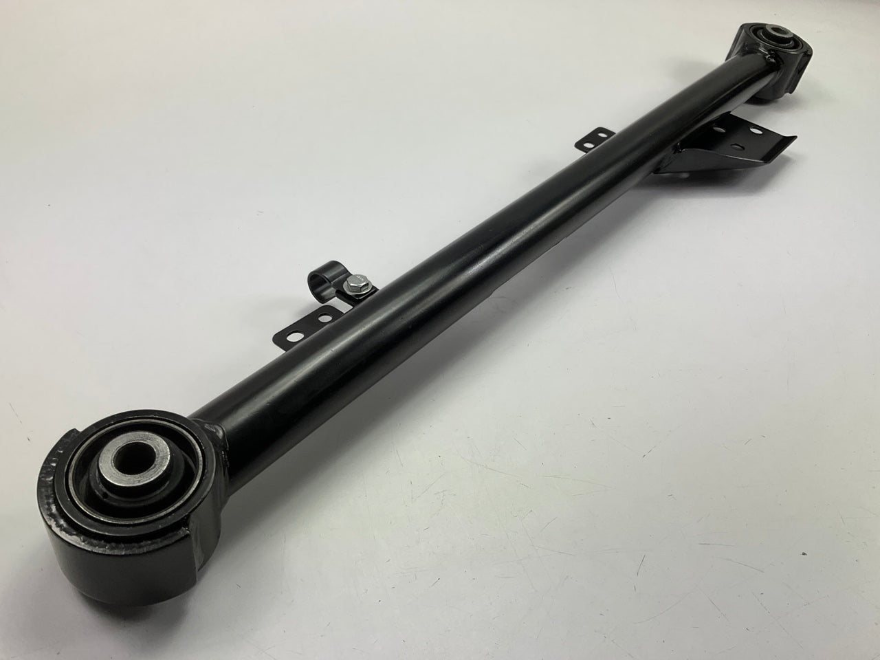 NEW UNBOXED Dorman 905-804  Rear Right Lower Suspension Trailing Arm