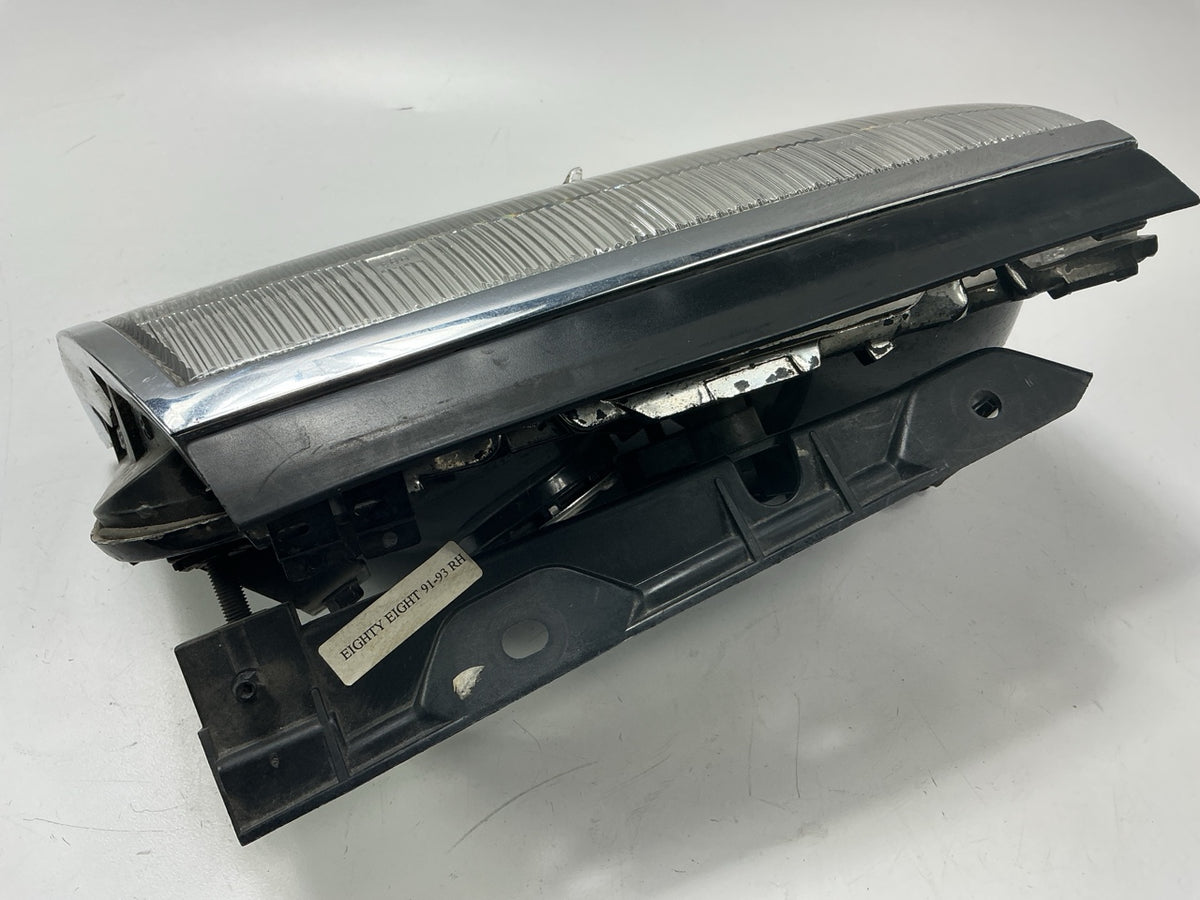 USED, EXCELLENT, Right Headlight Lamp 1991-1993 Oldsmobile 88 Eighty-Eight