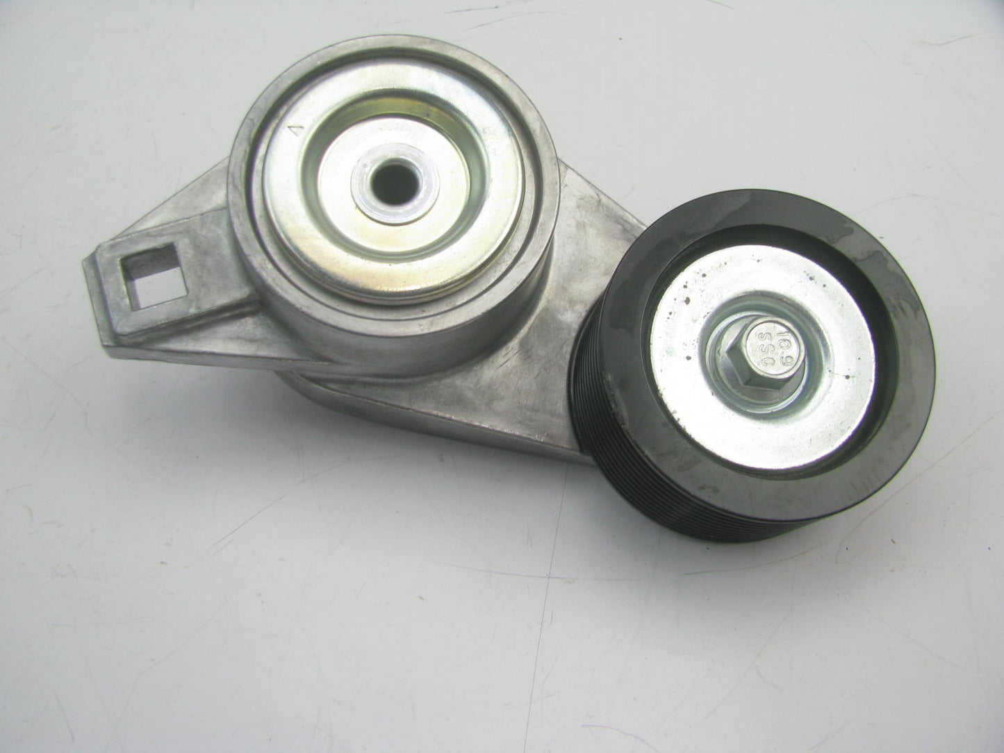 NEW OUT OF BOX 910561 Belt Tensioner Assembly 03-17 Volvo Mack 8.9L 12.1L 16.1L