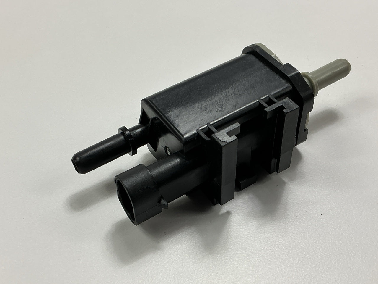 NEW - OUT OF BOX 911-032 Vapor Canister Purge Valve