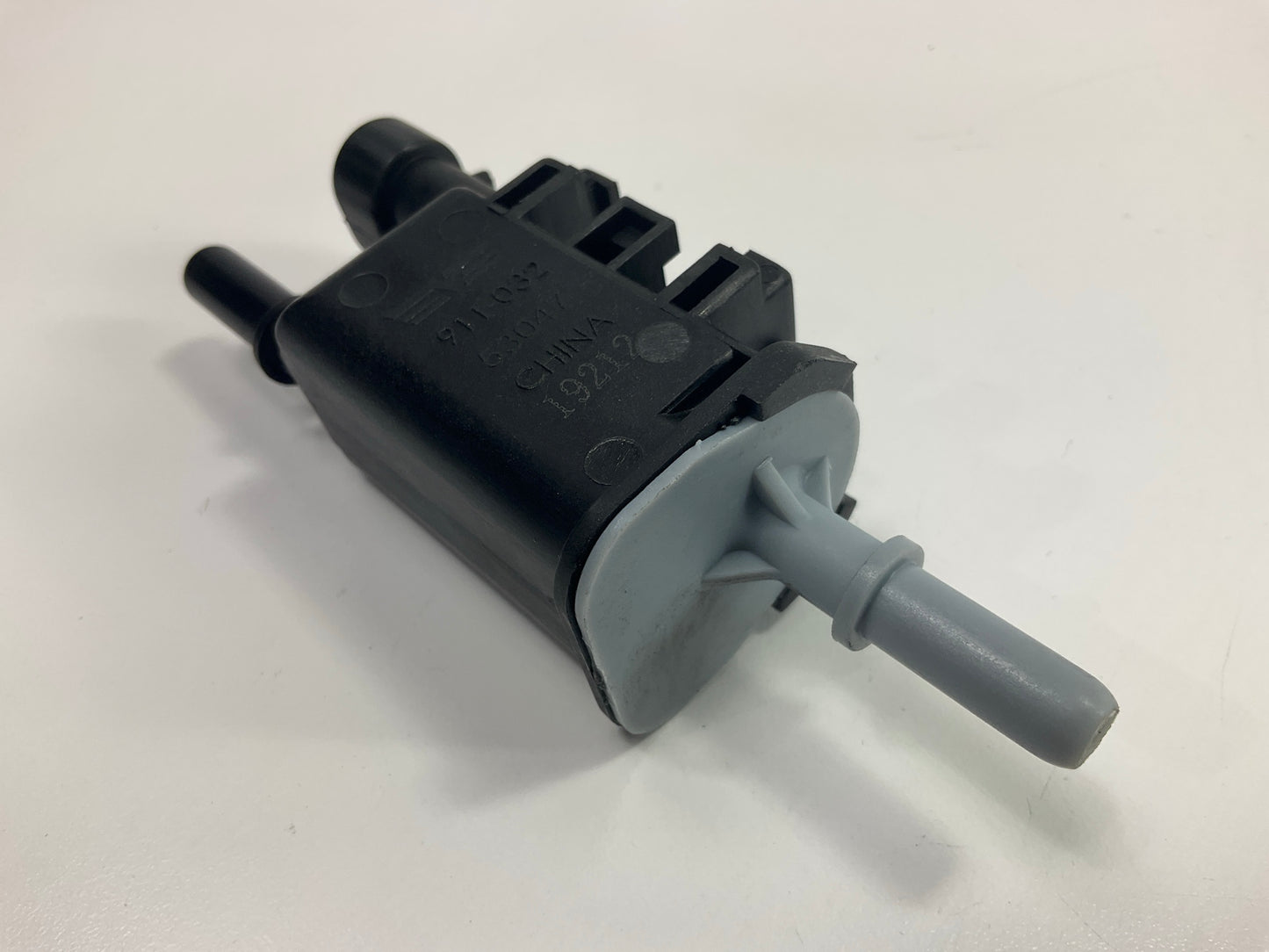 NEW - OUT OF BOX 911-032 Vapor Canister Purge Valve