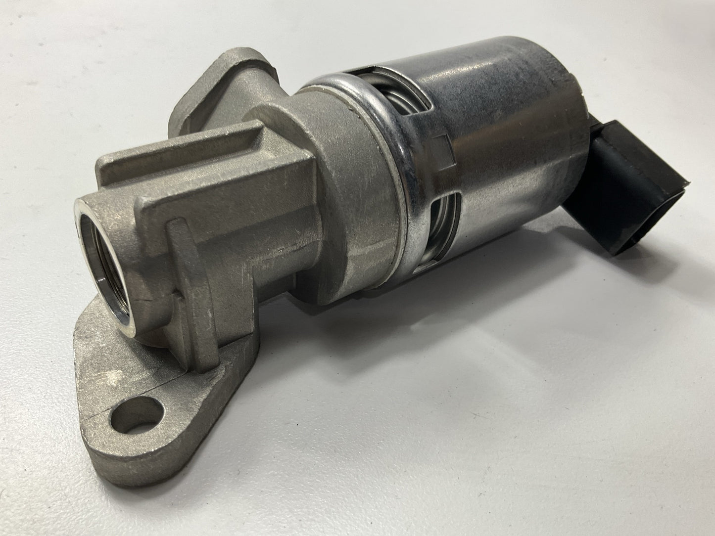 NEW - OUT OF BOX 911-203 Exhaust Gas Recirculation (EGR) Valve