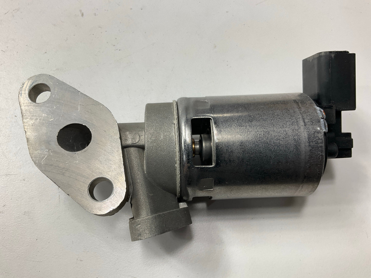 NEW - OUT OF BOX 911-203 Exhaust Gas Recirculation (EGR) Valve