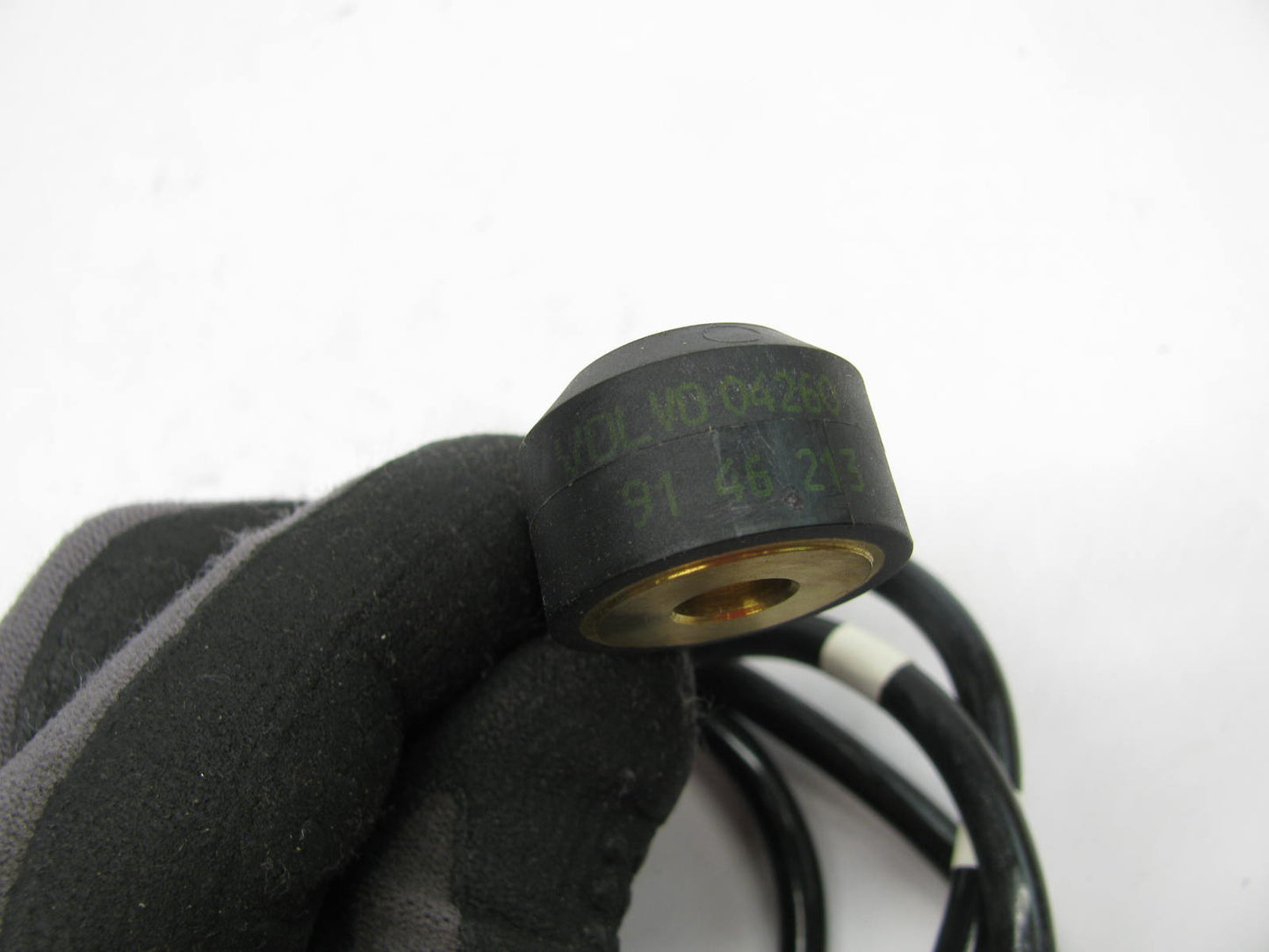 NEW - OUT OF BOX SIEMENS 9146213 Ignition Knock Detonation Sensor 00-04 S40 V40