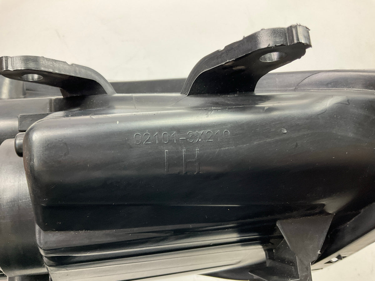 Cosmetic Damage - Aftermarket Left Drivers Headlight For 2014-16 Hyundai Elantra