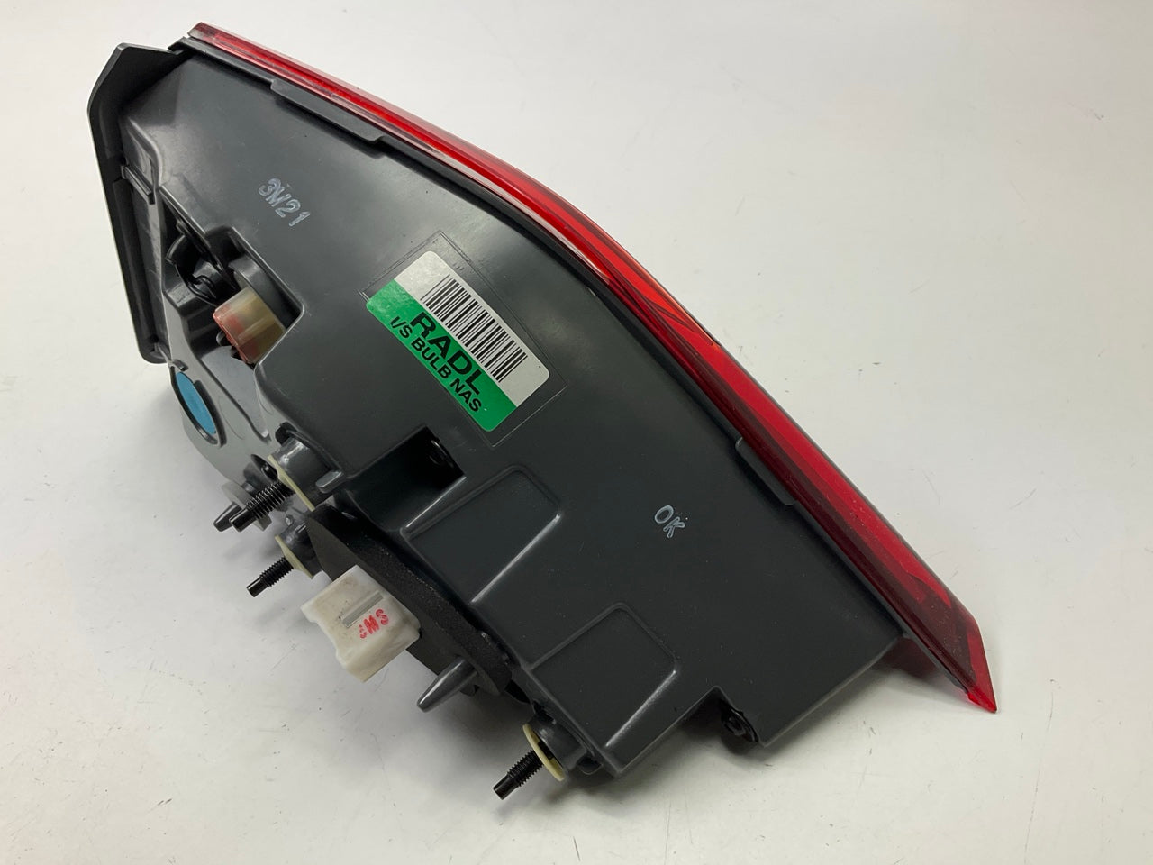NEW UNBOXED OEM Left Drivers Inner Tail Light Lamp OEM For 15-16 Genesis, 17 G80