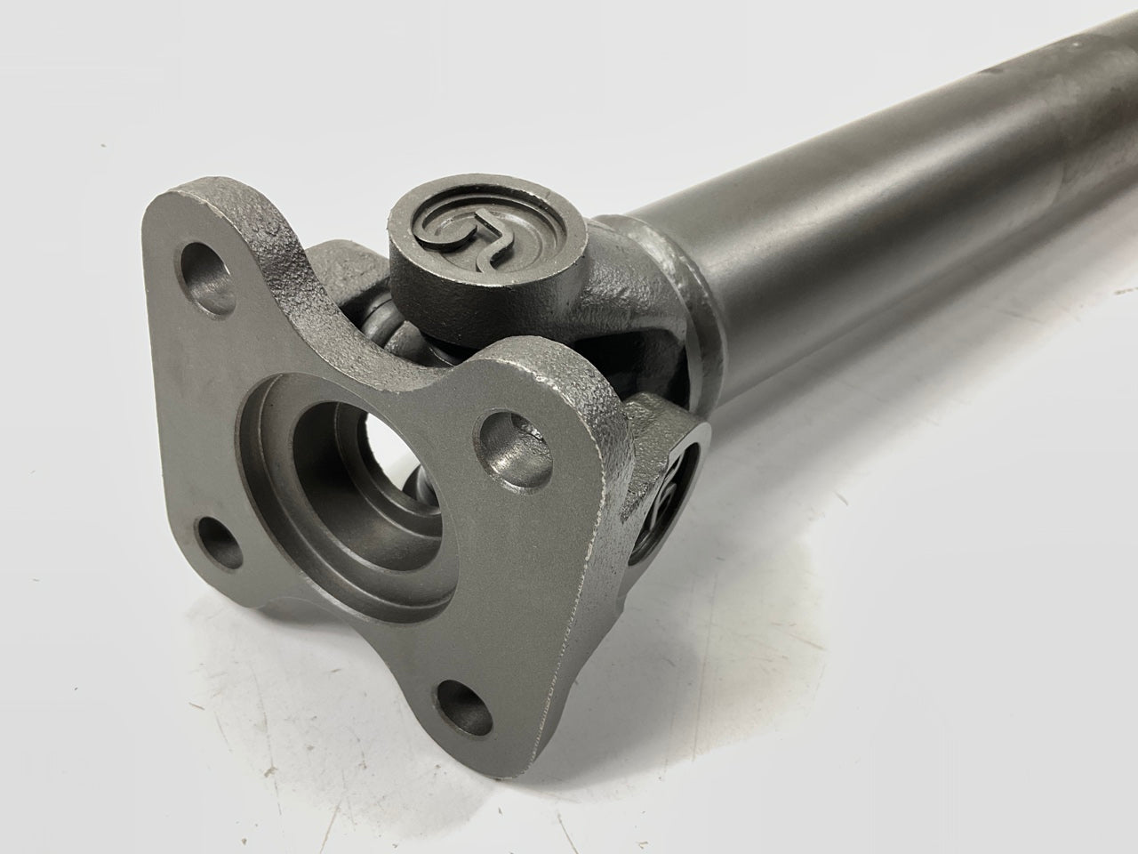 REMAN 93-1143 Front Driveshaft Prop Shaft - 30'' Center To Center - 88-94 GMC 4x4