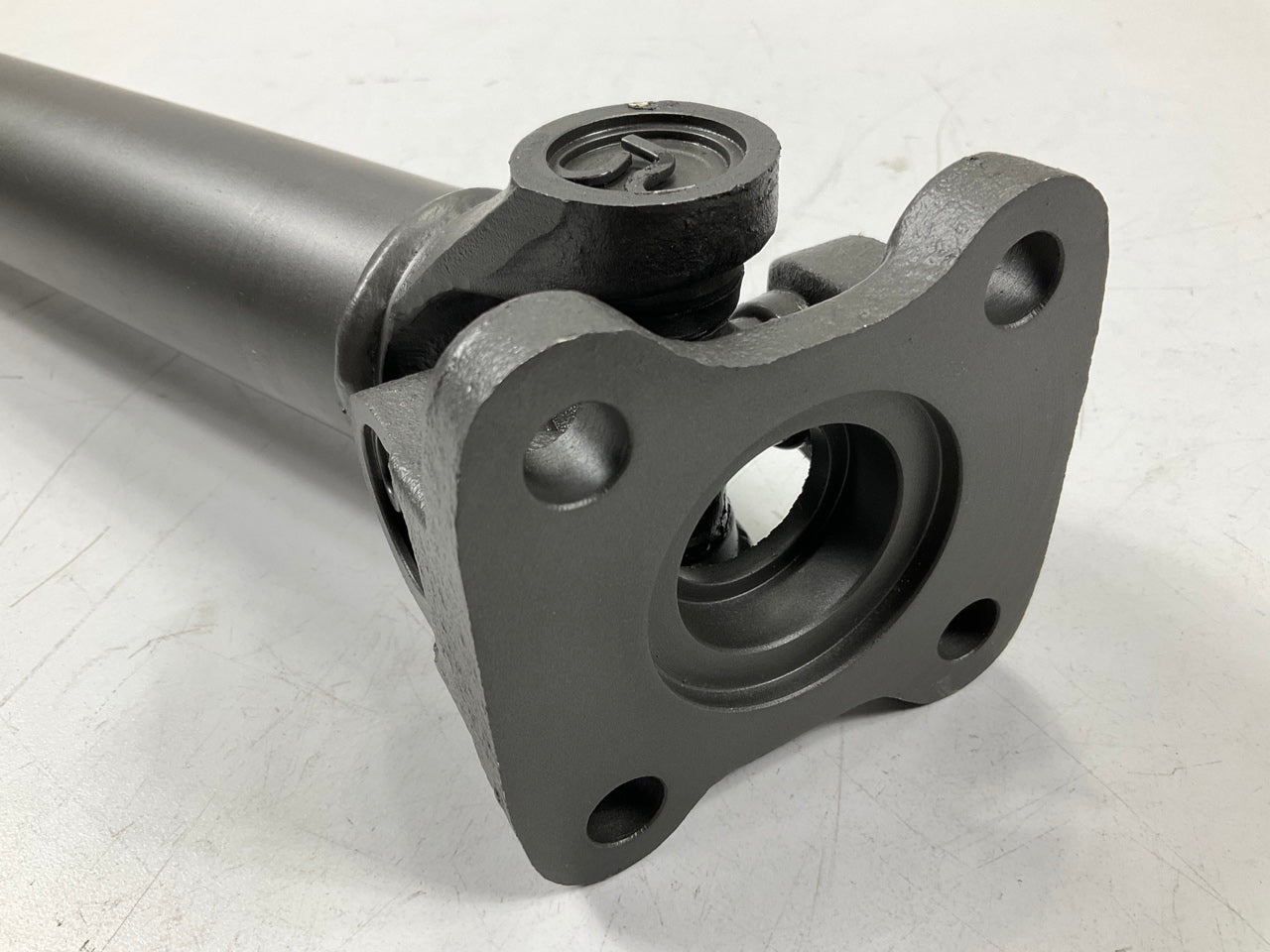 REMAN. 93-1297 Front Driveshaft Prop Shaft - 27-1/2'' Center To Center, W/ NV231