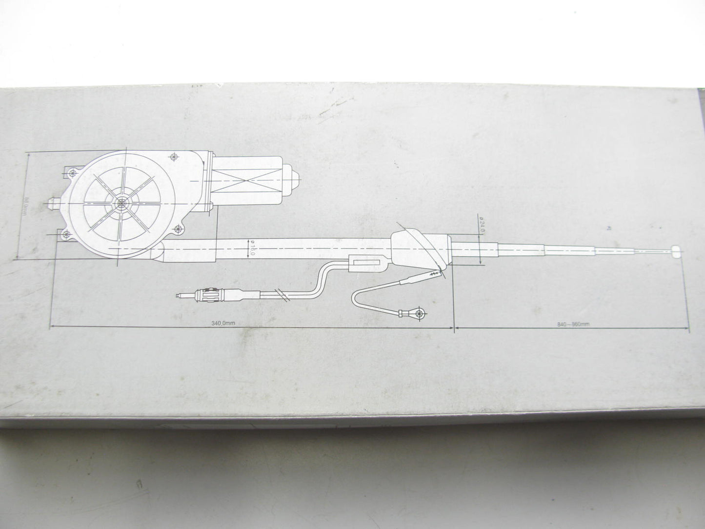 NEW - OUT OF BOX - 930-0069 Universal Automatic Radio Antenna
