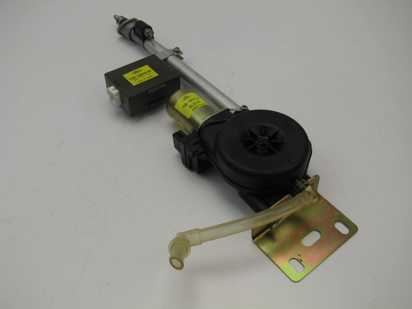 NEW - OUT OF BOX FORD 93BB-19A018-AG-COMPLETE Antenna 1995-2000 Contour Mystique