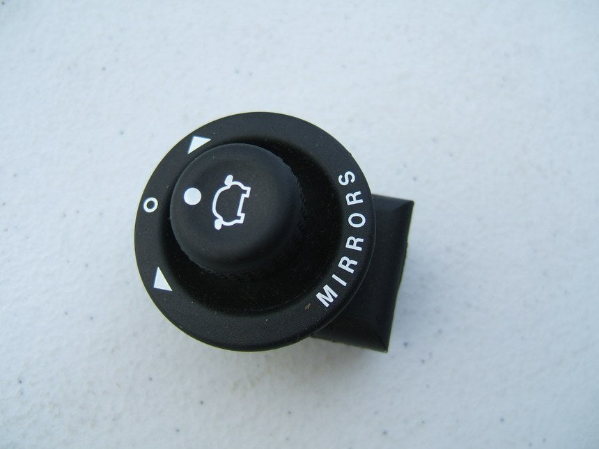 NEW - OUT OF BOX - OEM Ford 94BG-17B676-AA Power Mirror Control Switch