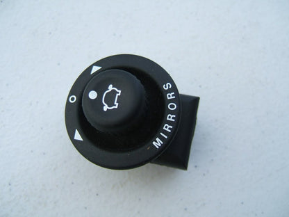 NEW - OUT OF BOX - OEM Ford 94BG-17B676-AA Power Mirror Control Switch
