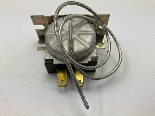 NEW UNBOXED EATON 9533N400 A/C Thermostat (A/C Clutch Cycle Switch)