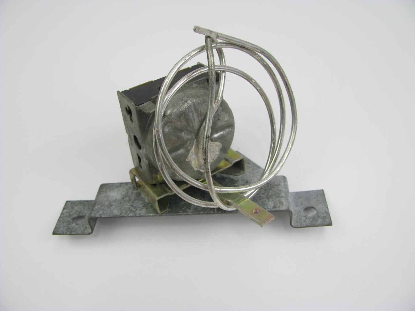 NEW - OUT OF BOX 9533N470 A/C Clutch Cycle Switch - Thermostatic Switch