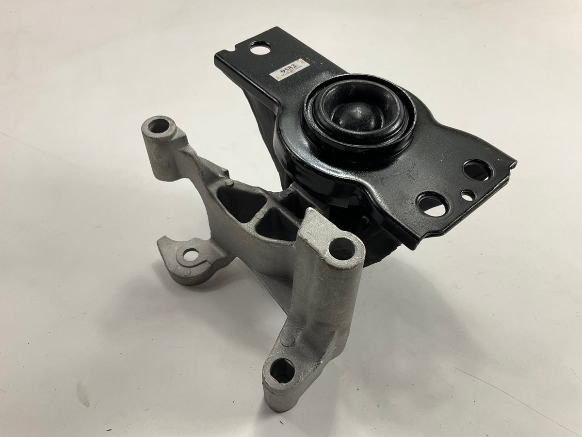 NEW UNBOXED - 9582 Front Right Motor Mount For 2007-2012 Nissan Sentra