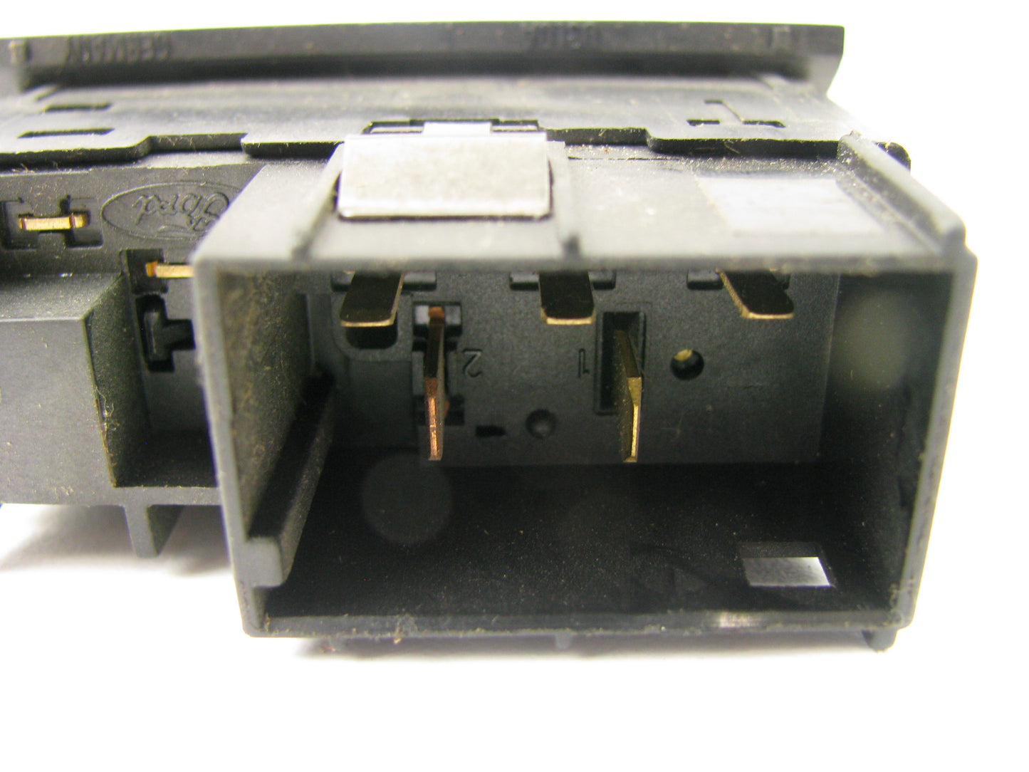 NEW - OUT OF BOX 95BG-18C621-AA Rear Defrost Switch 1995-1998 Ford Contour