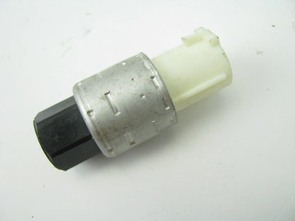 New Out Of Box Genuine OEM Ford A/C Clutch Cycle Switch 95BW-19E561-AA