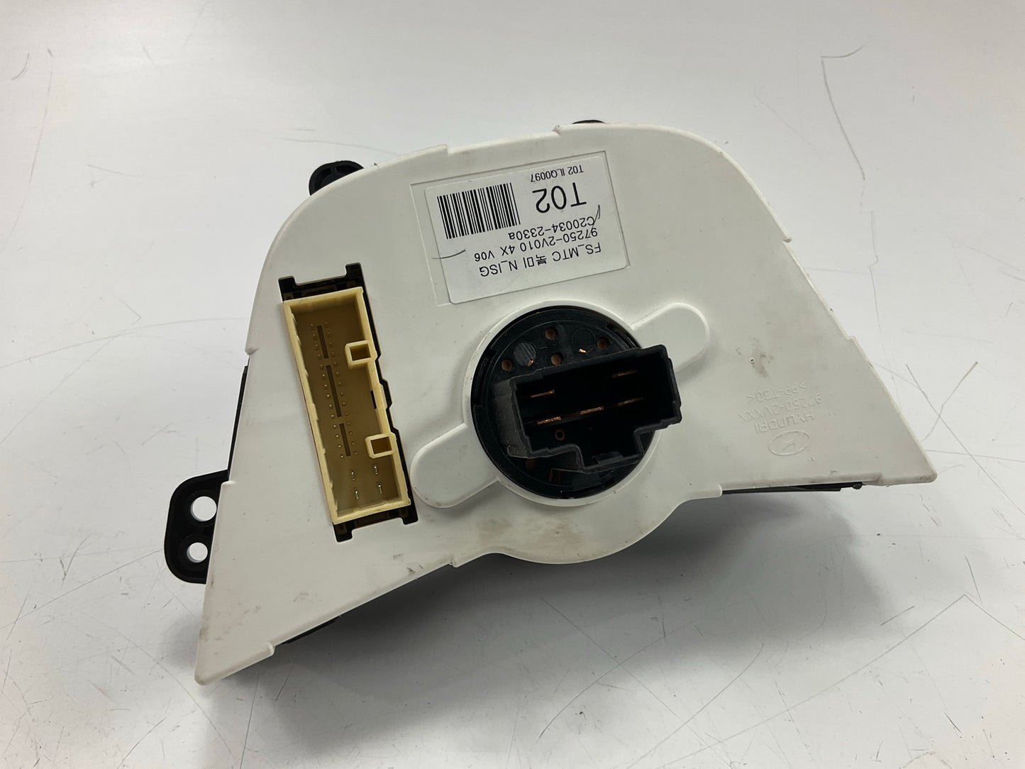 NEW OUT OF BOX - OEM A/C Heater Control Switch Panel OEM For Hyundai 97250-2V010