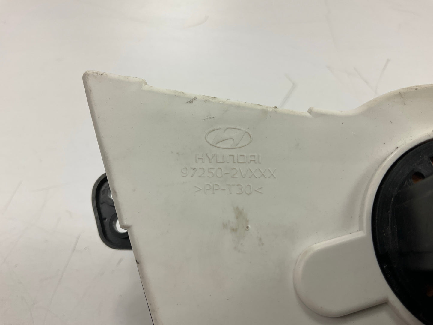 NEW OUT OF BOX - OEM A/C Heater Control Switch Panel OEM For Hyundai 97250-2V010