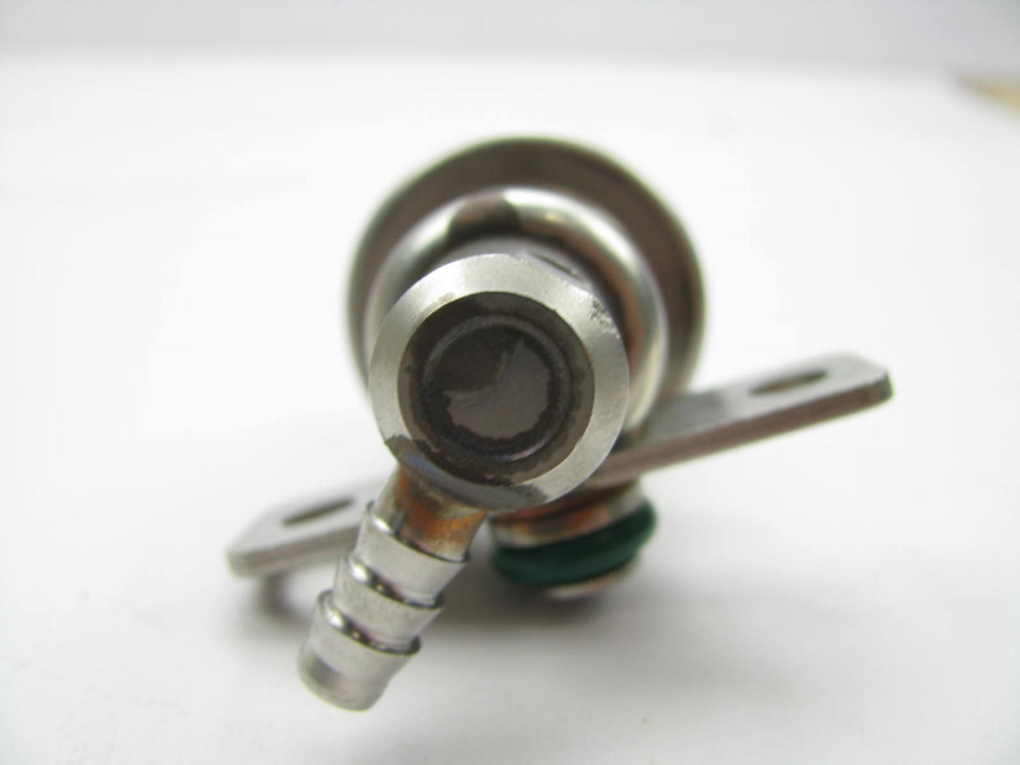 NEW Genuine OEM Ford 978F-9C968-AB Fuel Pressure Regulator BOSCH 0280160613