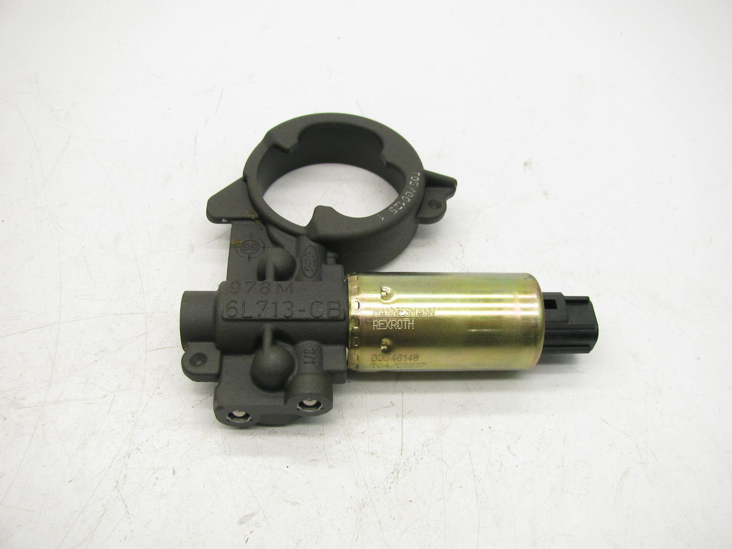 NEW OUT OF BOX OEM Ford 978M-6L713-CB Variable Timing Solenoid 98-03 Escort 2.0L