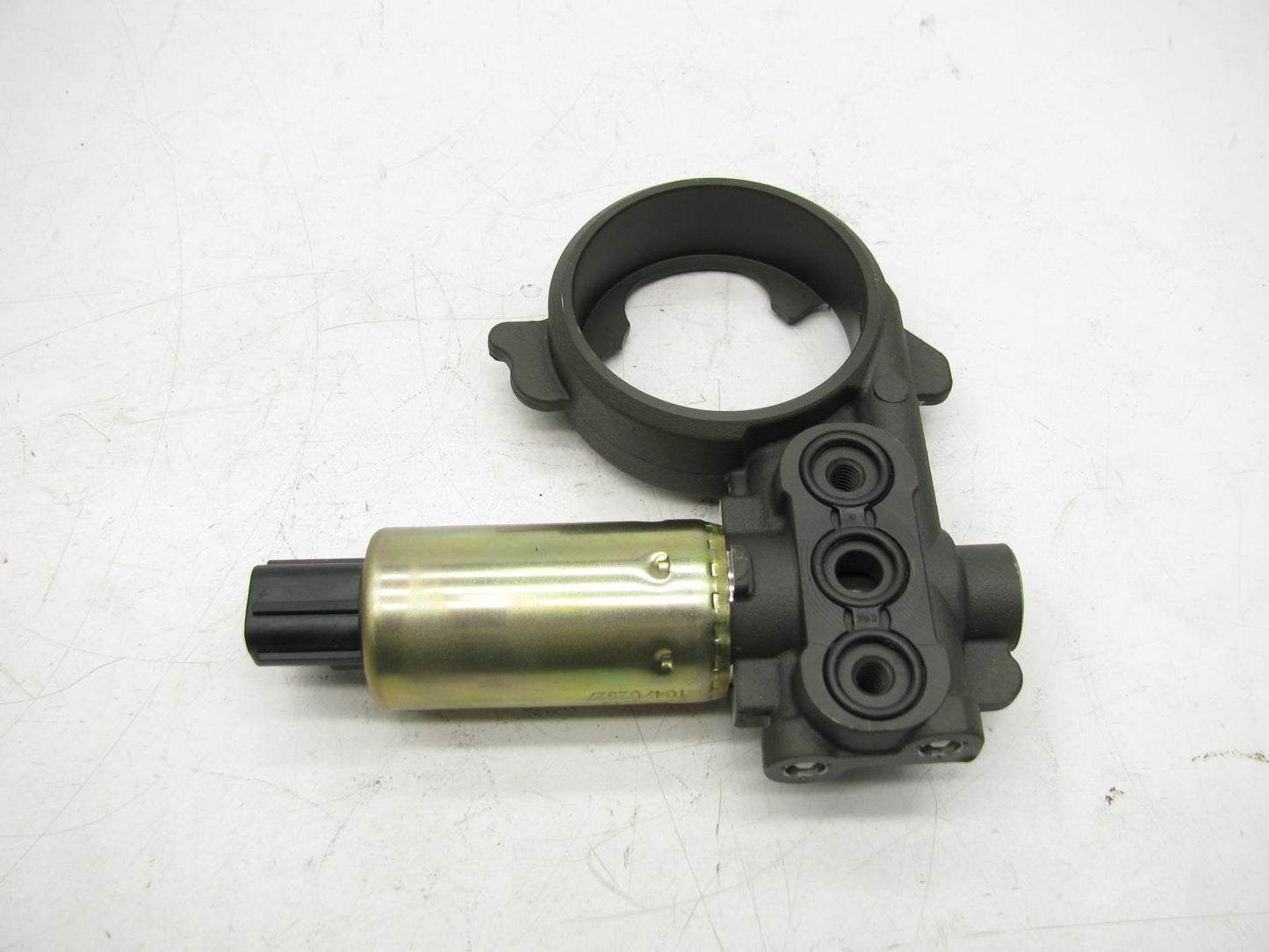 NEW OUT OF BOX OEM Ford 978M-6L713-CB Variable Timing Solenoid 98-03 Escort 2.0L