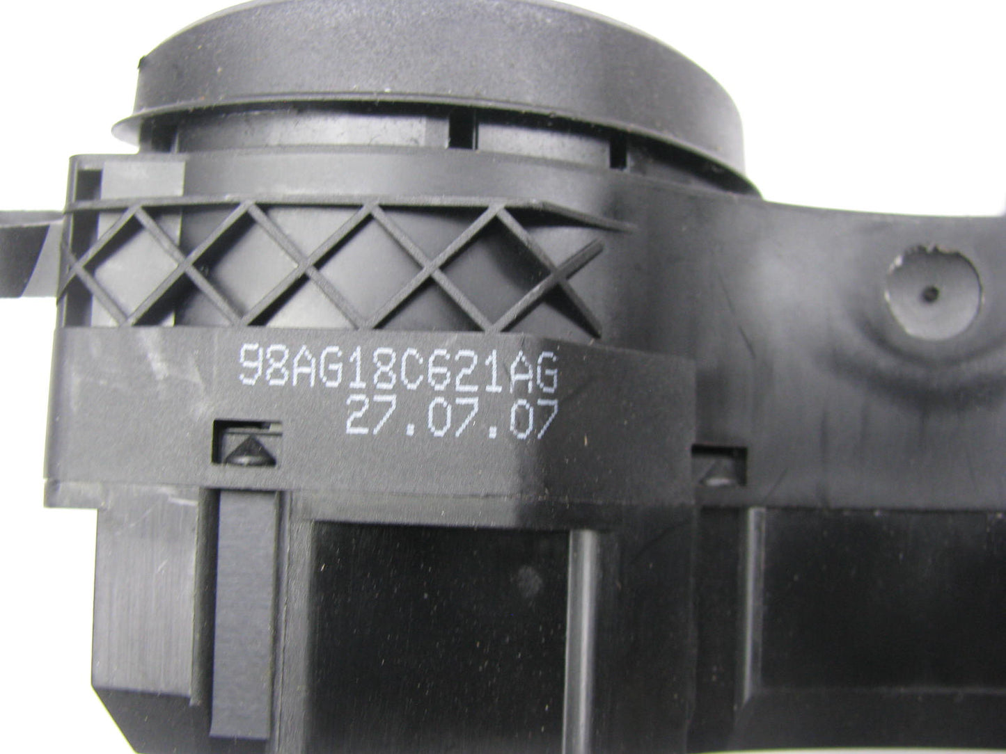 NEW - OUT OF BOX 98AG-18C621-AG Rear Window Defroster Switch 2000-04 Ford Focus