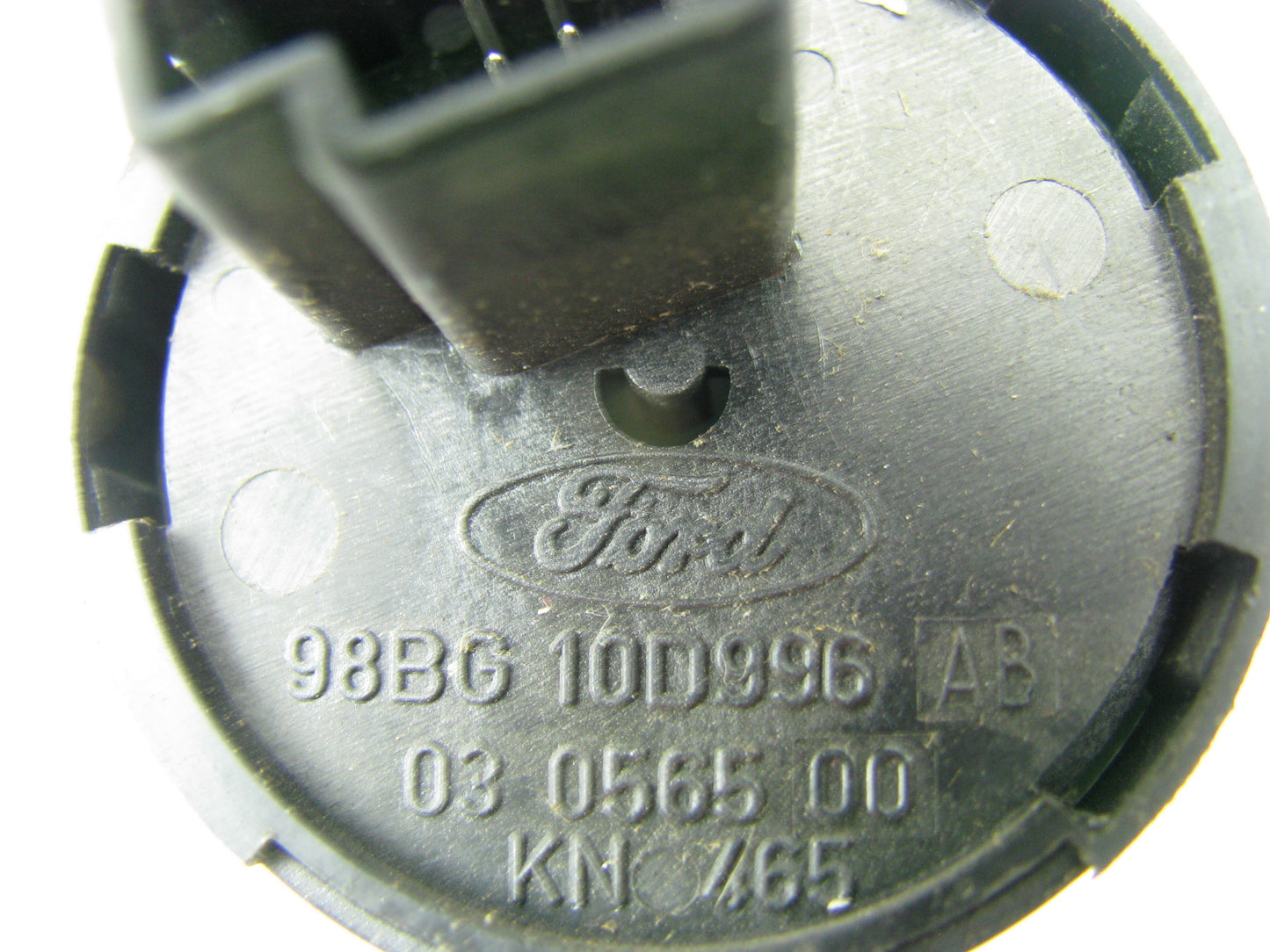NEW - OUT OF BOX Cruise Control Switch For 1999-01 Mercury Cougar 98BG10D996AB
