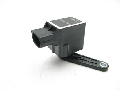NEW - OUT OF BOX - OEM MERCEDES A0105427717 Suspension Height Level Sensor