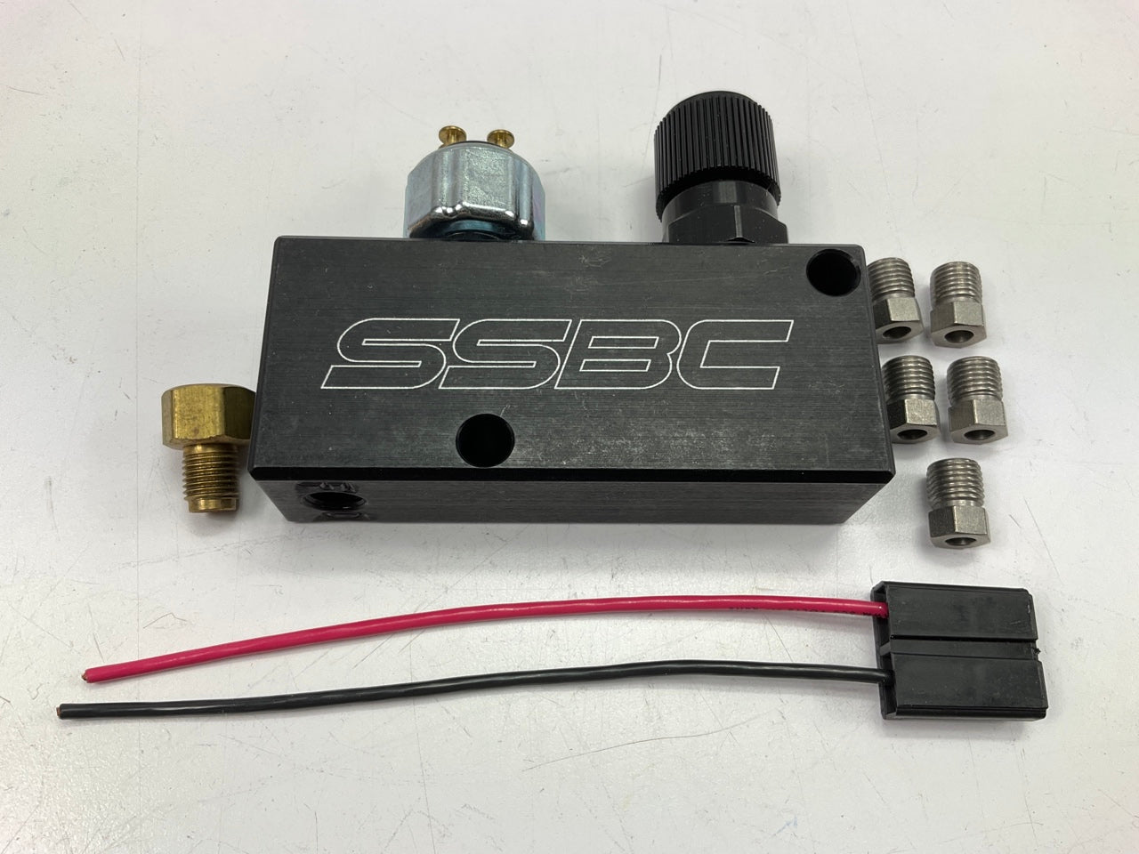 NEW UNBOXED - SSBC A0730 Adjustable Proportioning Valve Block 3/16'' Brake Lines
