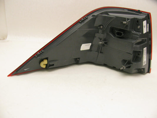 NEW UNBOXED OEM Right Rear Outer Tail Light For 2016-18 Mercedes-Benz GLE Class