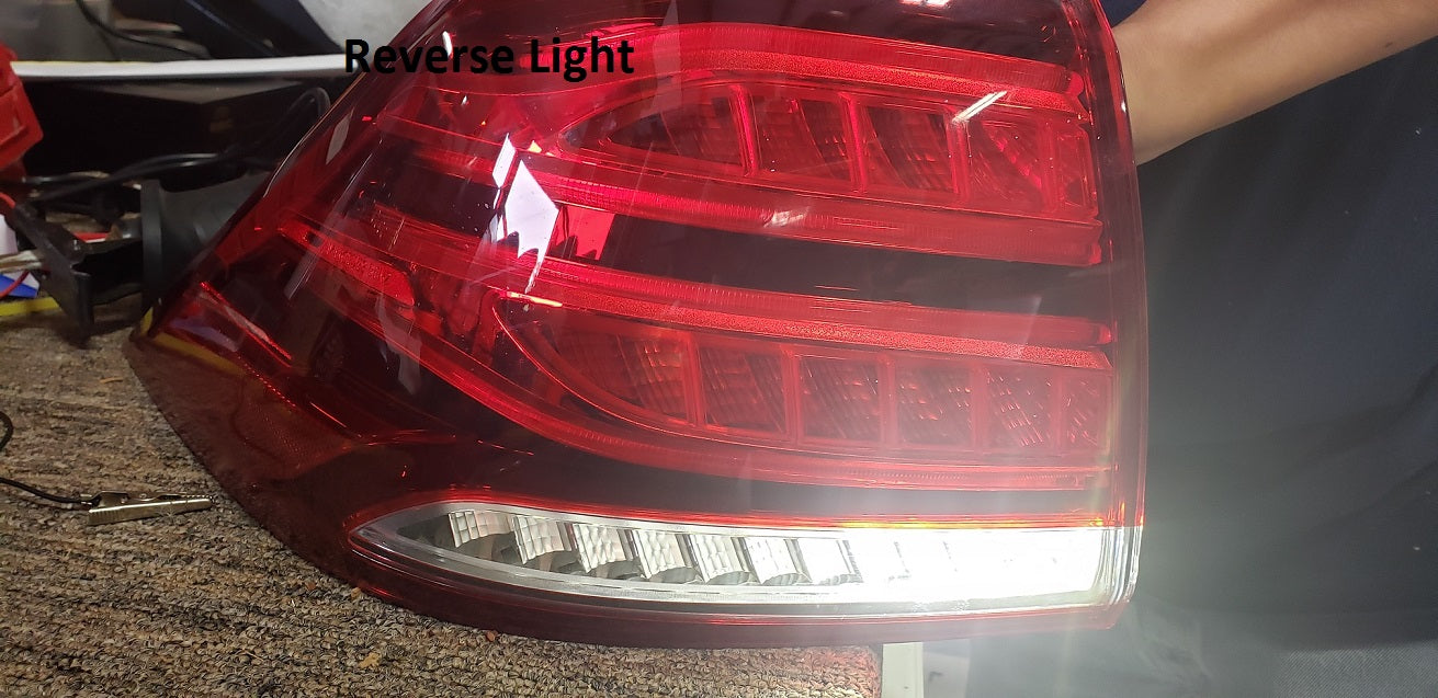NEW UNBOXED OEM Right Rear Outer Tail Light For 2016-18 Mercedes-Benz GLE Class