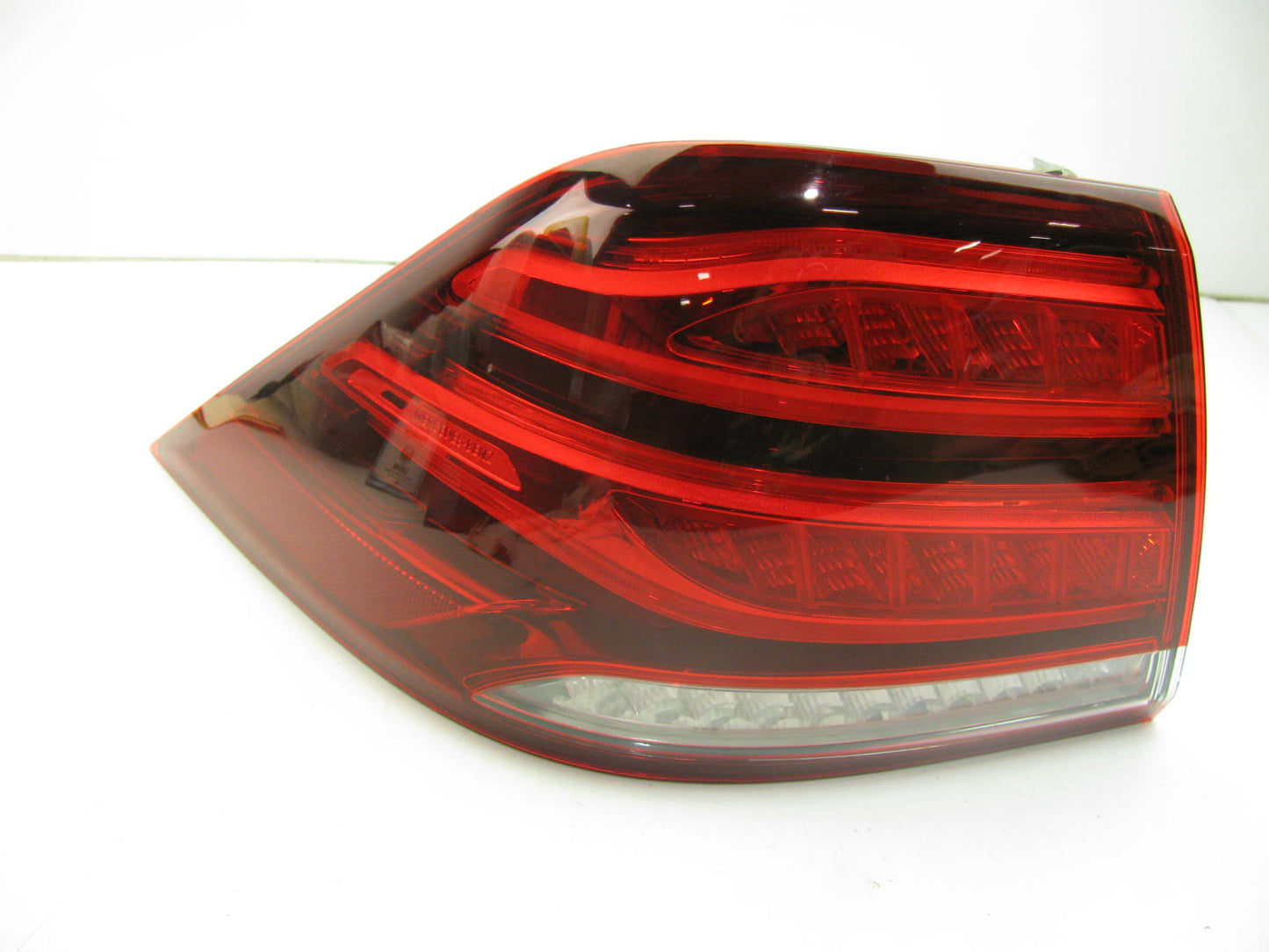NEW UNBOXED Left Tail Light LED Lamp A1669065701/005 For 2016-2018 Mercedes GLE
