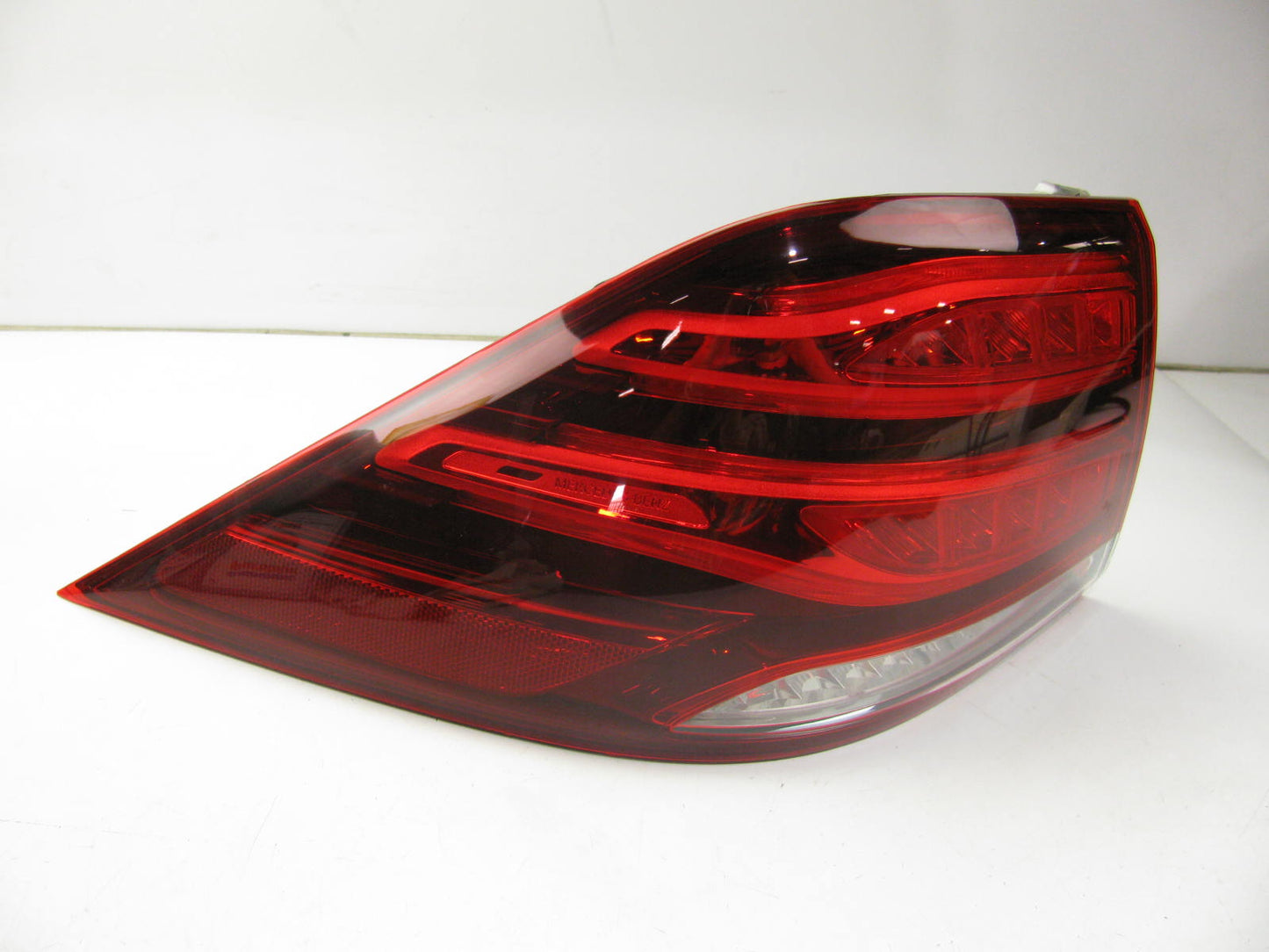 NEW UNBOXED Left Tail Light LED Lamp A1669065701/005 For 2016-2018 Mercedes GLE