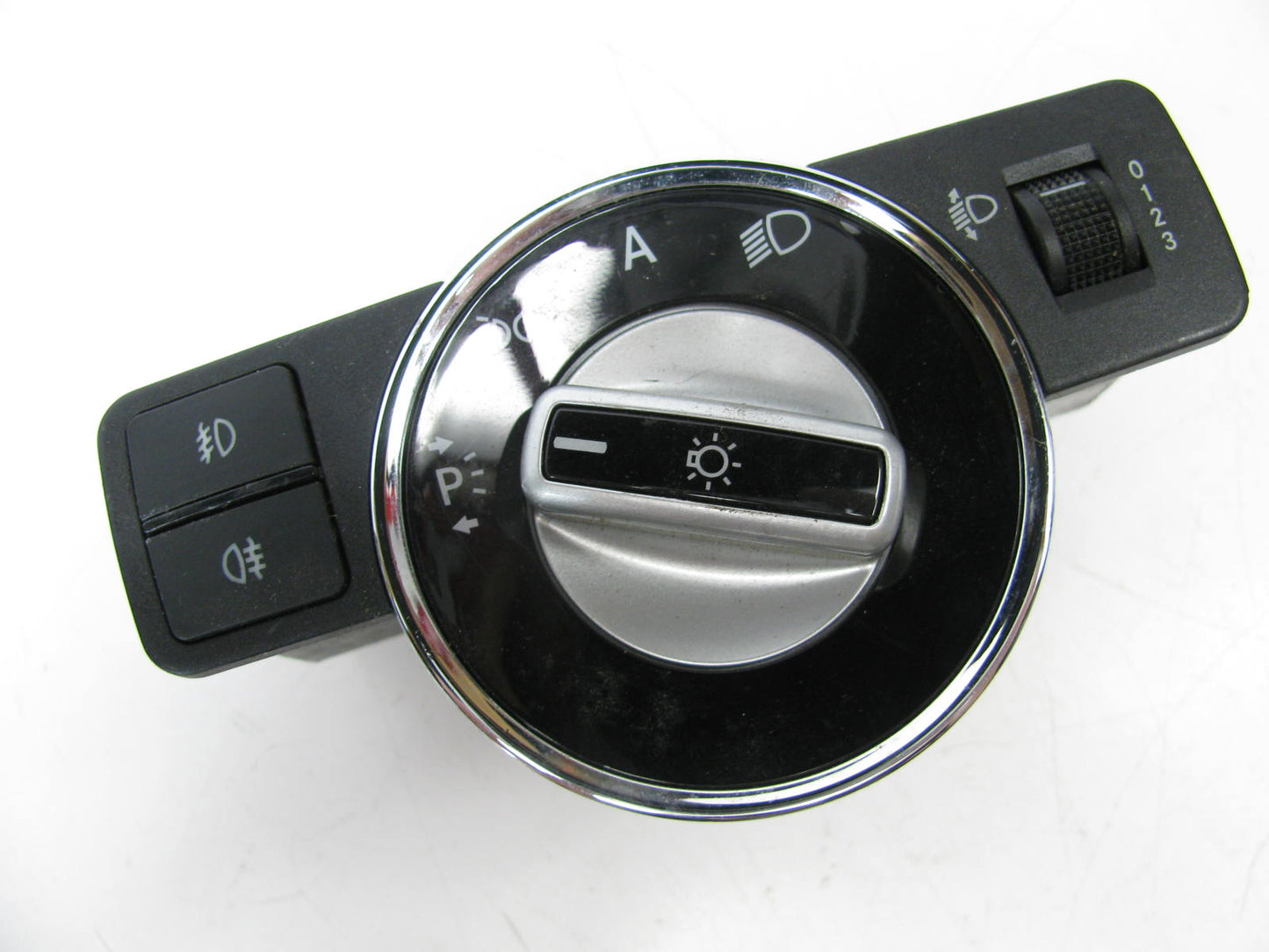 NEW - OUT OF BOX MERCEDES A2125451504 Headlamp Headlight Switch - W212 E-Class