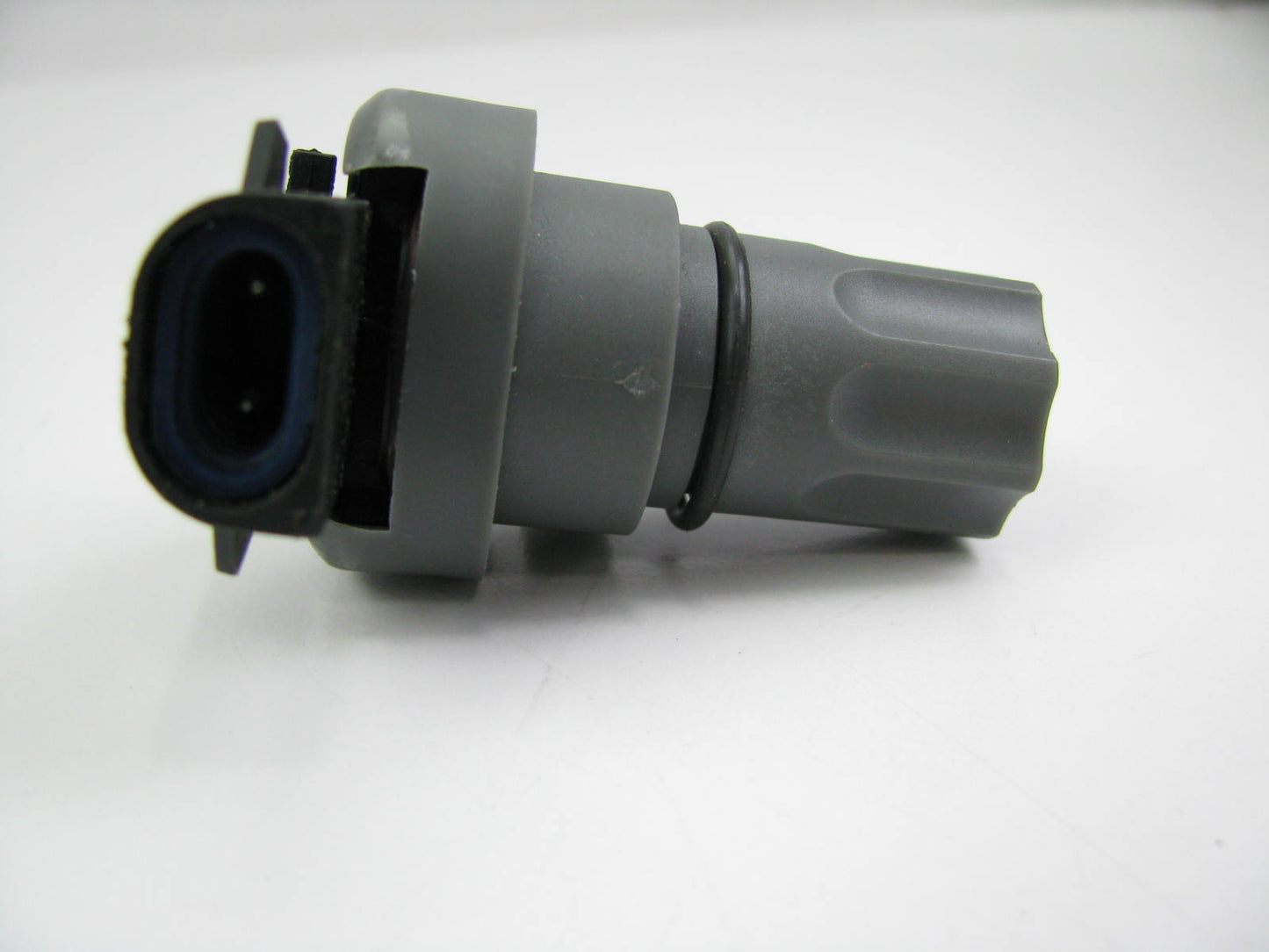 NEW - OUT OF BOX STANDARD ALS177 ABS Wheel Speed Sensor - Rear Center